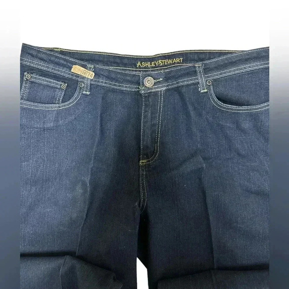 Ashley,‎ Stewart jeans - Picture 3 of 6